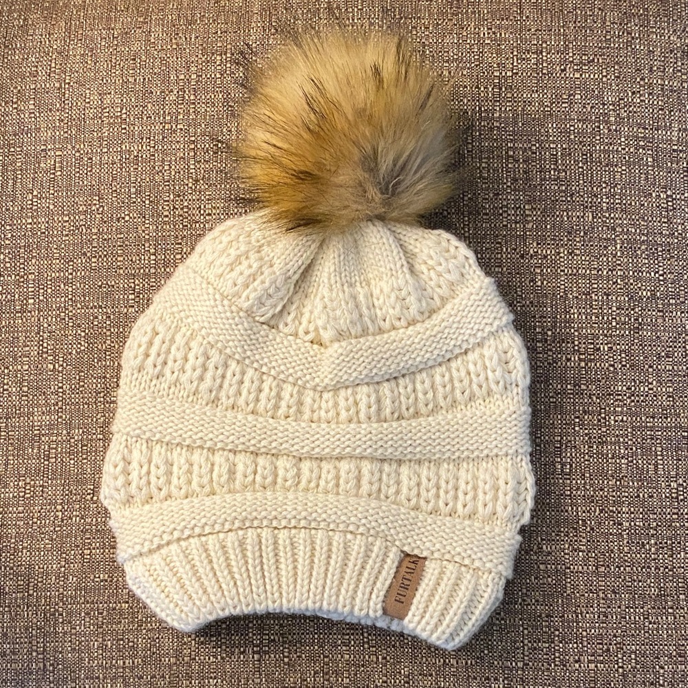 Cream Knit Pom-Pom Beanie